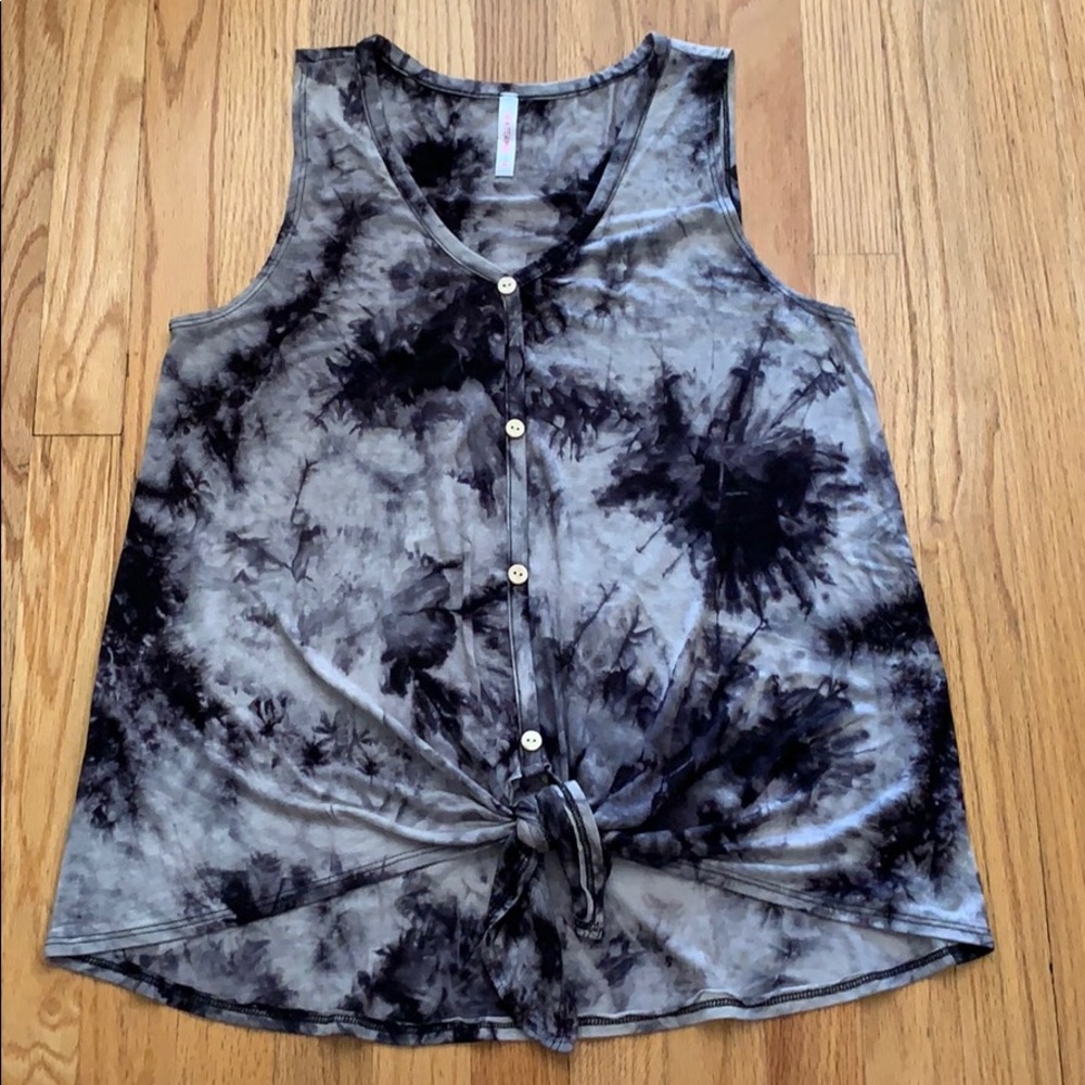 Tie-dye rayon span size Large women’s tank. NWOT
